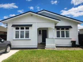 Elegant 3 Bedroom Home, walking distance to the Arena